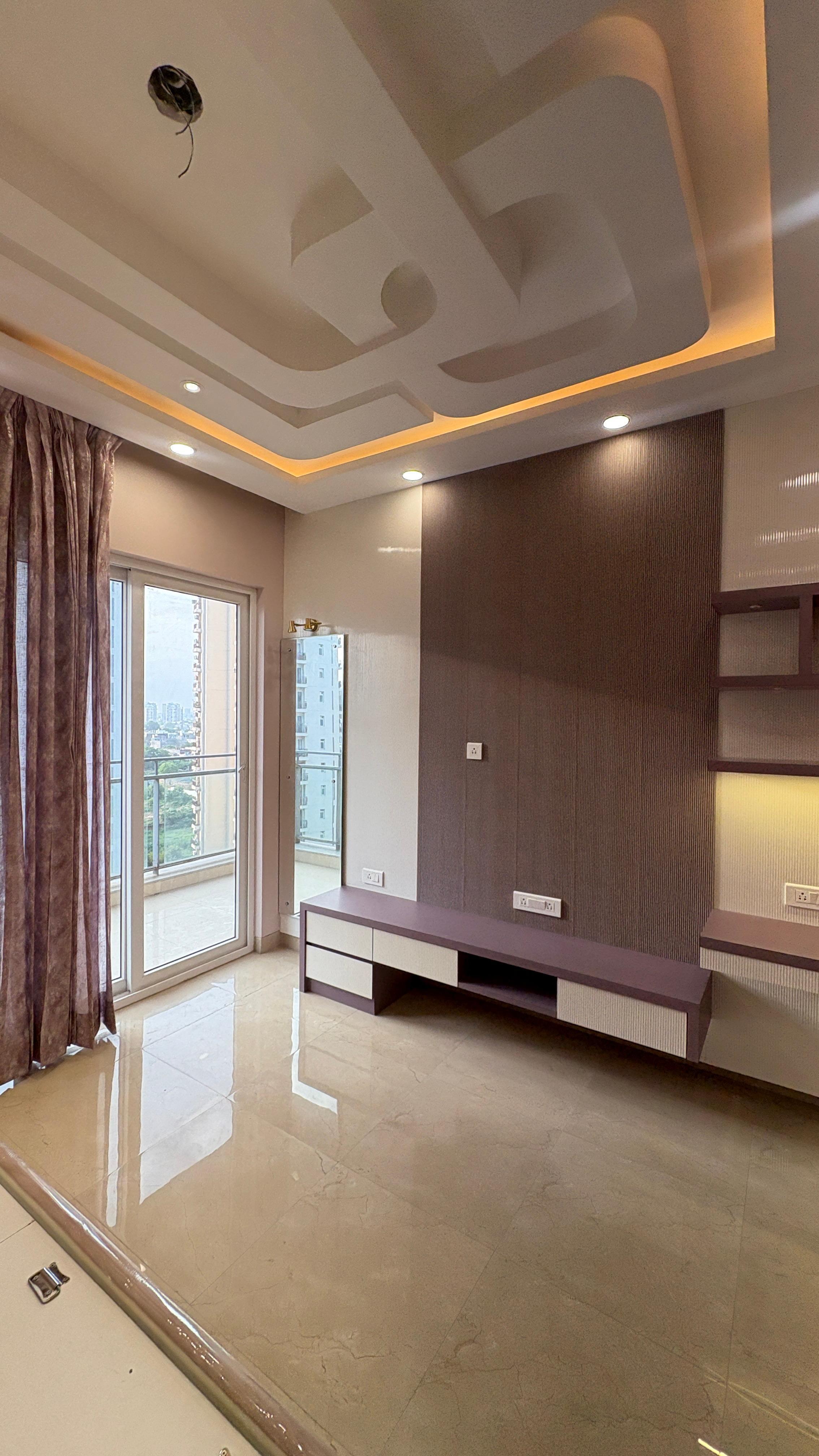 26. Luxury Dining Table & Chairs